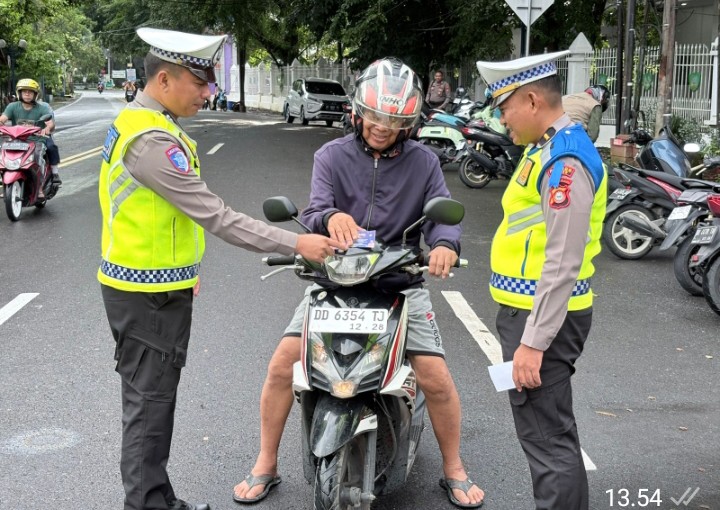 Operasi Keselamatan Pallawa  Polres Maros, Polantas Maros Tegur dan Tilang Puluhan Pengendara